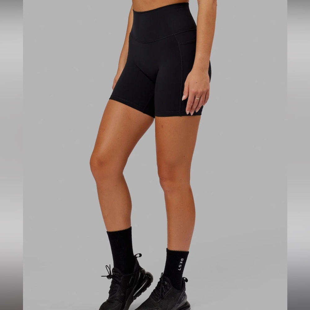 Fusion Mid-Length Bike Short Black size S NWT